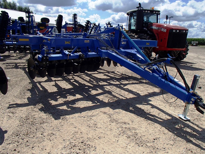 2013 Landoll 221111 DISC CHISEL for sale in Big Rock, IL. DeKane